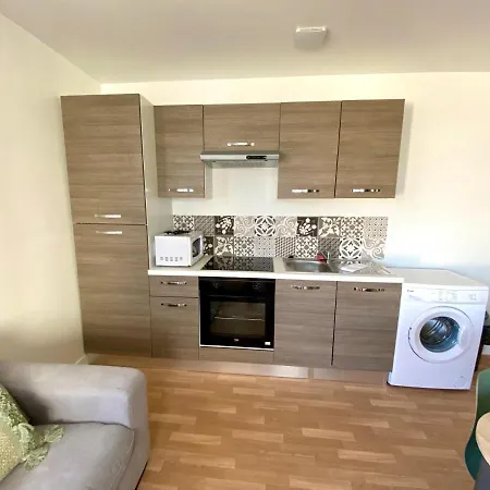 Hotel apartamentowy Bienvenue Chez Vous, Deplacement Pro Mondeville (Calvados)