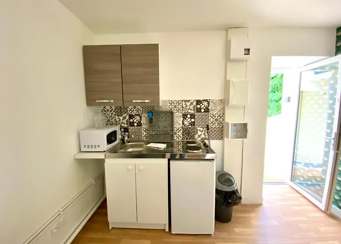 Bienvenue Chez Vous, Deplacement Pro 3*