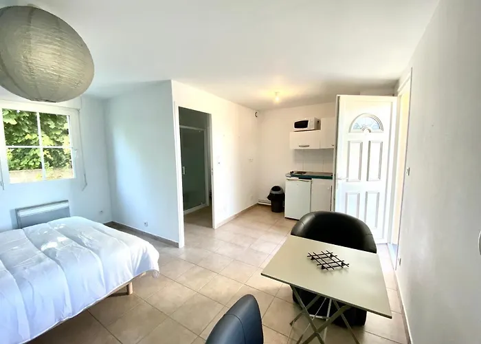 Bienvenue Chez Vous, Deplacement Pro 3* Mondeville (Calvados)